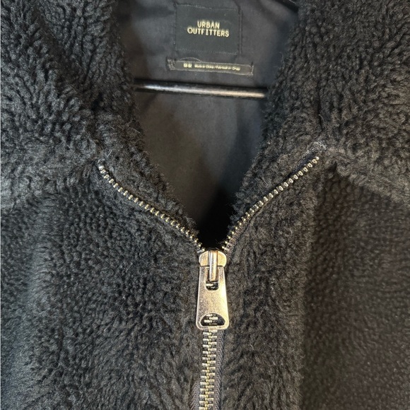 Urban Outfitters Cozy Black Fuzzy Sherpa Zip Jacket Women’s Medium - Picture 3 of 9